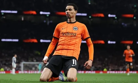 Slot đồng ý, Liverpool theo đuổi Ekitike dù bị hét giá 100 triệu euro