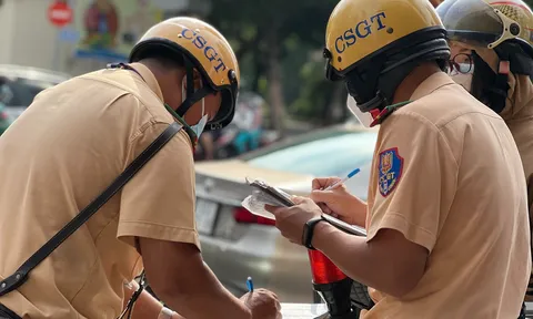 Từ nay: Mượn xe máy phải mang theo giấy tờ này nếu không sẽ bị CSGT phạt tới 8 triệu đồng