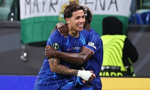 Chelsea ngược dòng hạ Betis, làm nên lịch sử với cú ăn 4 cúp châu Âu