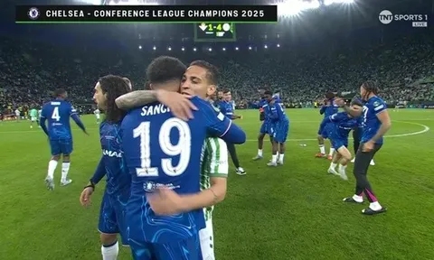 Chelsea vô địch C3, Sancho tỏa sáng và hành động đẹp với Antony