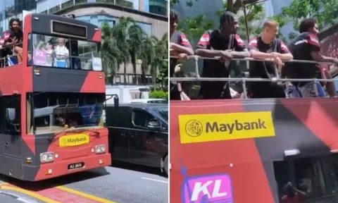 Man Utd bị chế nhạo khi diễu hành bằng xe buýt ở Malaysia