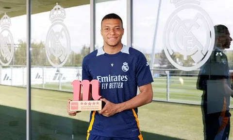 CHÍNH THỨC: Mbappe hay nhất Real mùa 2024/25