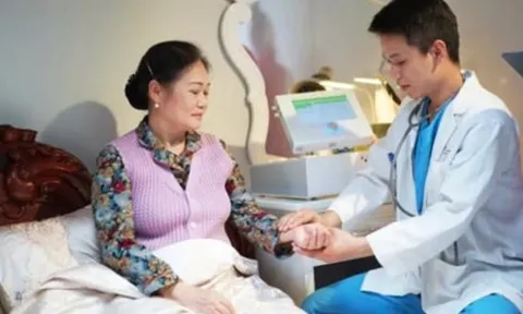 Tin vui, kể từ 1/7/2025: Khám bệnh tại nhà, vượt tuyến vẫn được Bảo hiểm y tế chi trả 100%