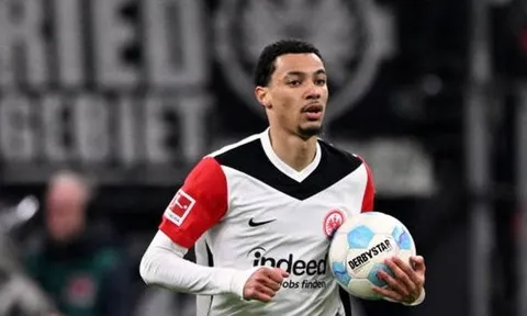 Thay Jota, Ekitike sẽ là bản hợp đồng lý tưởng cho Liverpool