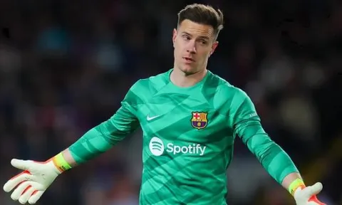 Barca tính bán Ter Stegen, chờ Joan Garcia đồng ý