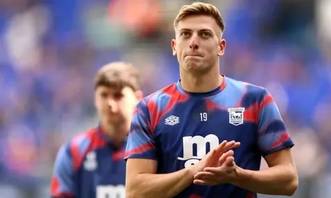Chelsea yêu cầu Liam Delap ưu tiên FIFA Club World Cup hơn U21 Anh