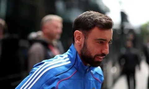Bruno Fernandes hứa với NHM không rời Man Utd