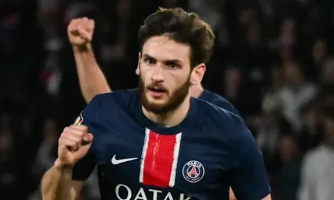 PSG công bố đội hình xuất phát: Kvaratskhelia trở lại