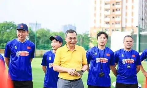 Lãnh đạo VFF gặp gỡ, động viên tuyển Việt Nam và đội U22