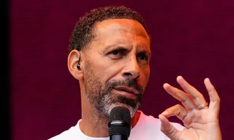 Ferdinand khen Luis Enrique là "con người phi thường'" sau chiến thắng của PSG