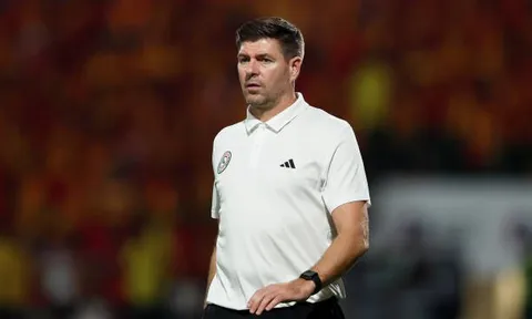 Steven Gerrard chỉ ra vấn đề lớn nhất của PSG sau chức vô địch Champions League