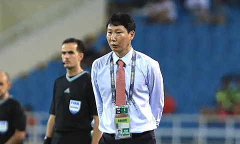 HLV Kim Sang-sik đau đầu vì hàng công ĐT Việt Nam