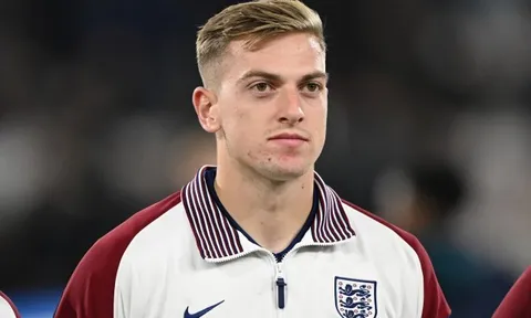Delap bị cảnh báo sai lầm khi chọn Chelsea thay vì MU