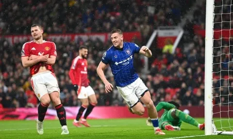 Liam Delap tới Chelsea: 3 người hưởng lợi và MU nhận trái đắng