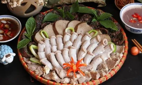 Đừng dại đổ nước lạnh khi luộc lòng, chỉ cần cho thêm thứ này lòng trắng giòn, hết mùi hôi sau 5 phút