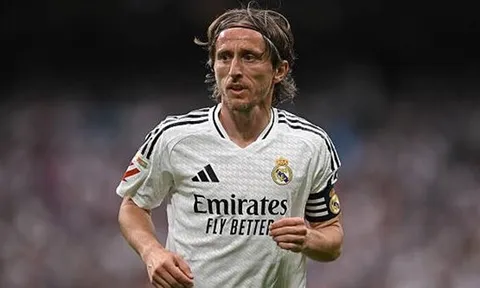 NÓNG: Modric đồng ý gia nhập AC Milan