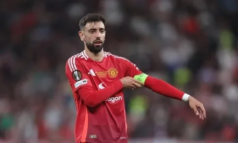 Bruno Fernandes tiết lộ lý do ở lại Man Utd bất chấp lời đề nghị khủng