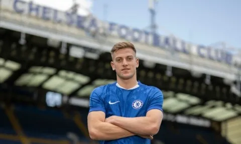 Rõ ràng lý do Liam Delap chọn Chelsea, từ chối MU