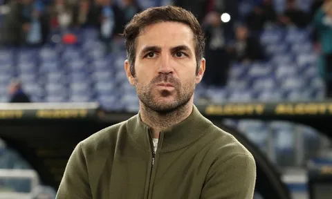 Inter nhắm Hojlund, Fabregas từng "bật đèn xanh" cho thương vụ