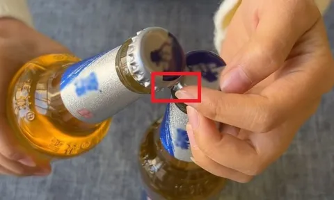 Mở nắp chai bia không cần dụng cụ phức tạp, nhắm vào điểm nhỏ này là mở ngon ơ