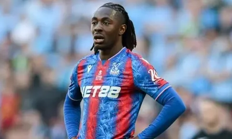 Crystal Palace thành "vật tế thần" cho sự phá luật kiểu Man City