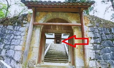 Tổ Tiên nhắc nhở: 'Xây nhà hai cửa, cả người lẫn của đều lao đao', nhà 2 cửa là nhà gì?