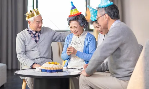 Tuổi già hạnh phúc hay khốn khổ phụ thuộc vào ngày sinh nhật thứ 55 của bạn: Tại Sao?