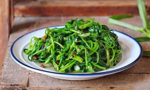 1 loại rau giá rẻ bán đầy chợ là 'vua giải độc mùa hè', tốt hơn nhân sâm, tổ yến