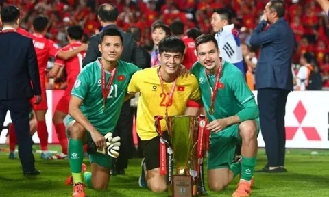 Tuyển Việt Nam: Cuộc đua trong khung gỗ giữa Đình Triệu và Nguyễn Filip