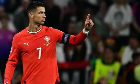 Ronaldo và lời nguyền La Roja
