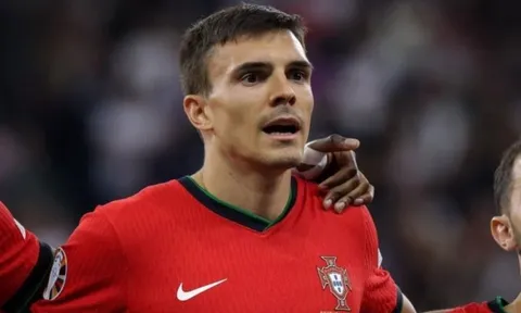 Bị thất sủng tại Bayern, Joao Palhinha lọt tầm ngắm Man Utd