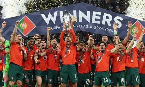 Ronaldo ăn mừng chiến thắng lịch sử, Lamine Yamal buồn bã sau thất bại cay đắng