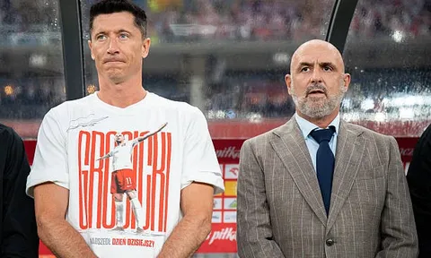 Lewandowski và vụ bê bối hủy hoại phòng thay đồ tuyển Ba Lan