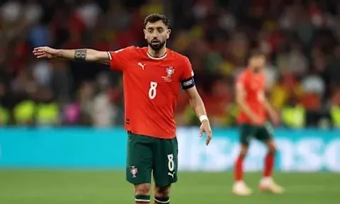 Màn trình diễn dưới sức của Bruno Fernandes trong trận chung kết Nations League