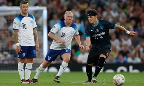Rooney, Schmeichel dẫn đầu dàn huyền thoại Man Utd tại Soccer Aid