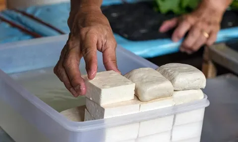 Mua đậu phụ nên chọn miếng 'ngoài rìa' hay 'ở giữa'? 90% người nội trợ đang làm sai cách