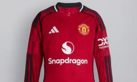 CHÍNH THỨC! Man United ra mắt áo đấu sân nhà cho mùa giải 2025/2026