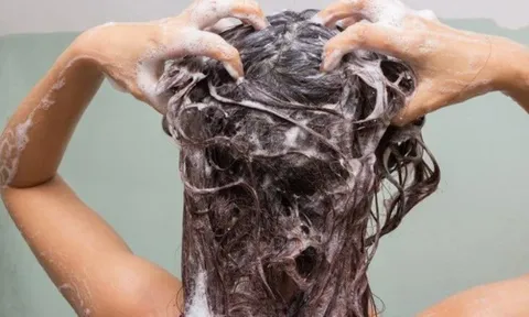 5 kiểu gội đầu có thể làm hại cơ thể nhất