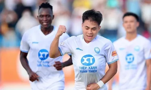 Cục diện V.League sau vòng áp chót: Nam Định vô địch; Đua trụ hạng gay cấn