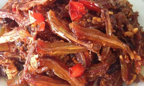Cách làm cá cơm khô rim mắm tỏi ớt, cực thơm ngon cho mâm cơm nhà bạn thêm hấp dẫn