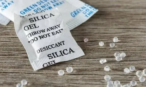 Đừng vứt gói hút ẩm! Công dụng bất ngờ khiến bạn tiếc nuối nếu bỏ đi
