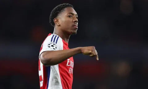 NÓNG! Real Madrid yêu cầu thông tin về hợp đồng của Myles Lewis-Skelly