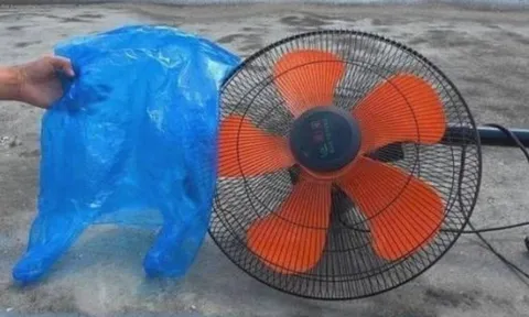 Mẹo dùng túi nilon làm sạch quạt nhanh chóng, không cần tháo khung mà vẫn sạch bóng như mới
