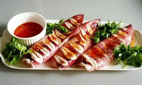 Thả thứ này vào hấp mực: Món ăn hết sạch mùi tanh giòn sần sật, ăn là nhớ mãi