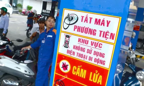Từ 1/7/2025: Sử dụng điện thoại tại cây xăng có thể bị phạt đến 7 triệu đồng, có phải không?