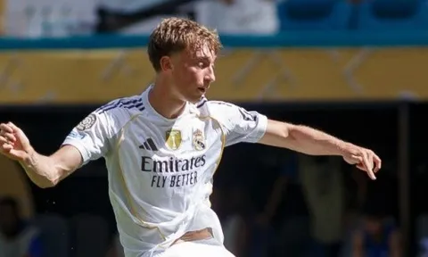 Dean Huijsen: Điểm sáng hiếm hoi trong ngày Real Madrid "tự hủy"