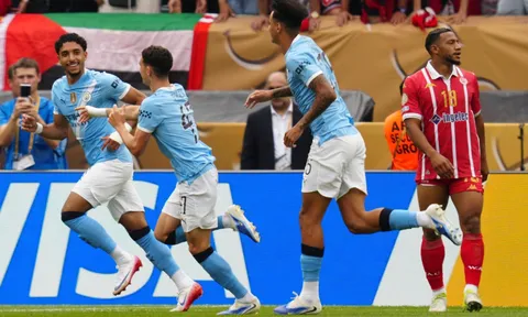 Man City chiến thắng, Foden gây tranh cãi vì hành động với Cherki