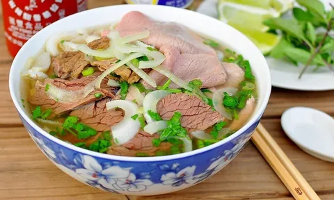 Cách nấu phở bò ngon tại nhà: Ngon như nhà hàng nấu