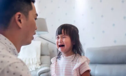 Trẻ khóc không phải là xấu: 4 câu cha mẹ thông minh nên nói thay vì 'đừng khóc nữa'