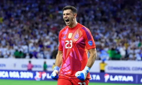 Emiliano Martinez và hiệu ứng domino tại Man Utd
